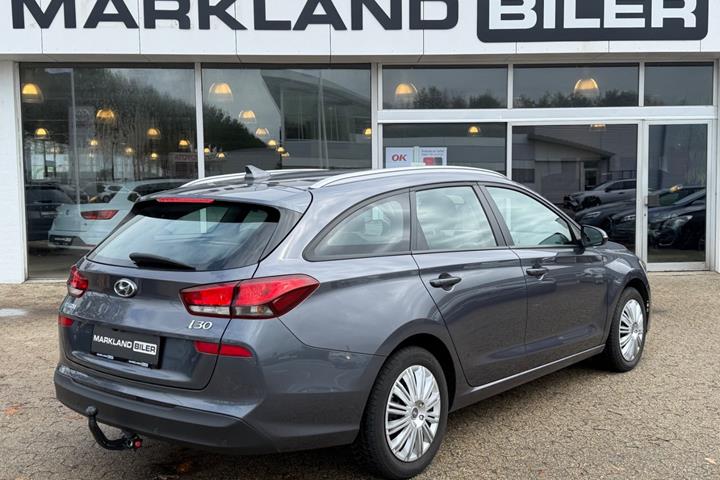 Grå Hyundai i30 fra 2020
