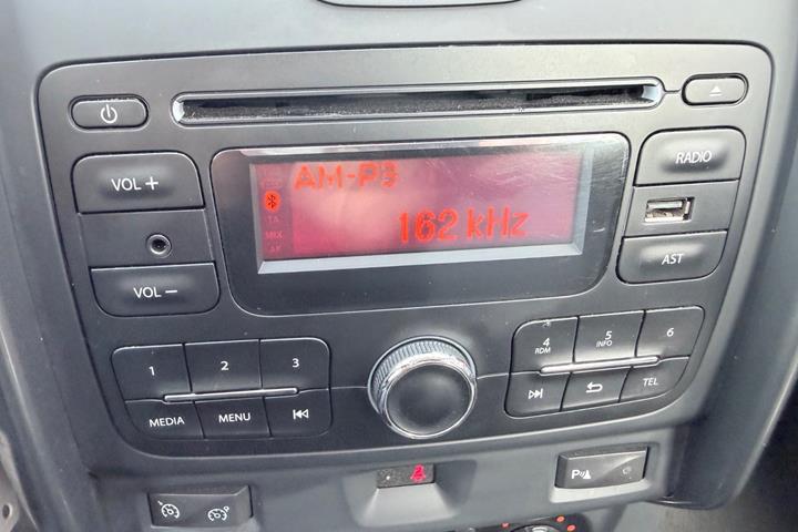 Grå Dacia Duster fra 2016