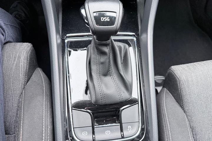 Grøn Skoda Karoq fra 2021