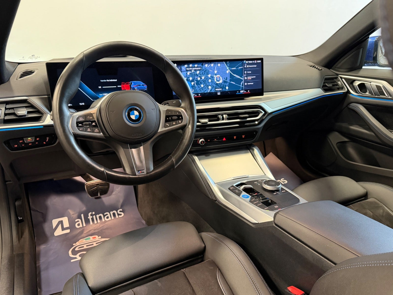 Blå BMW i4 fra 2023