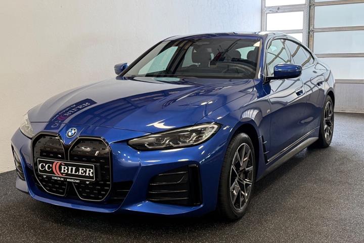 Blå BMW i4 fra 2023
