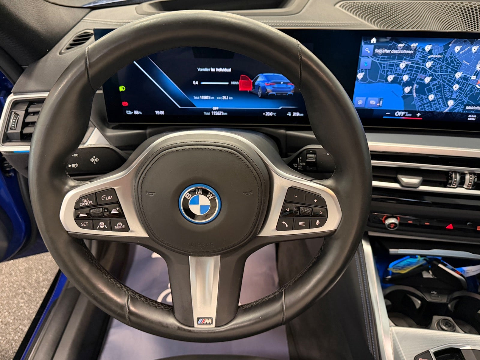 Blå BMW i4 fra 2023