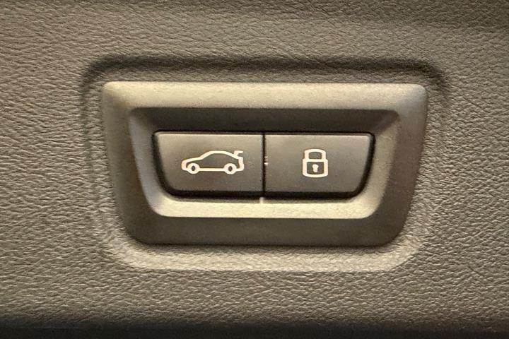 Blå BMW i4 fra 2023