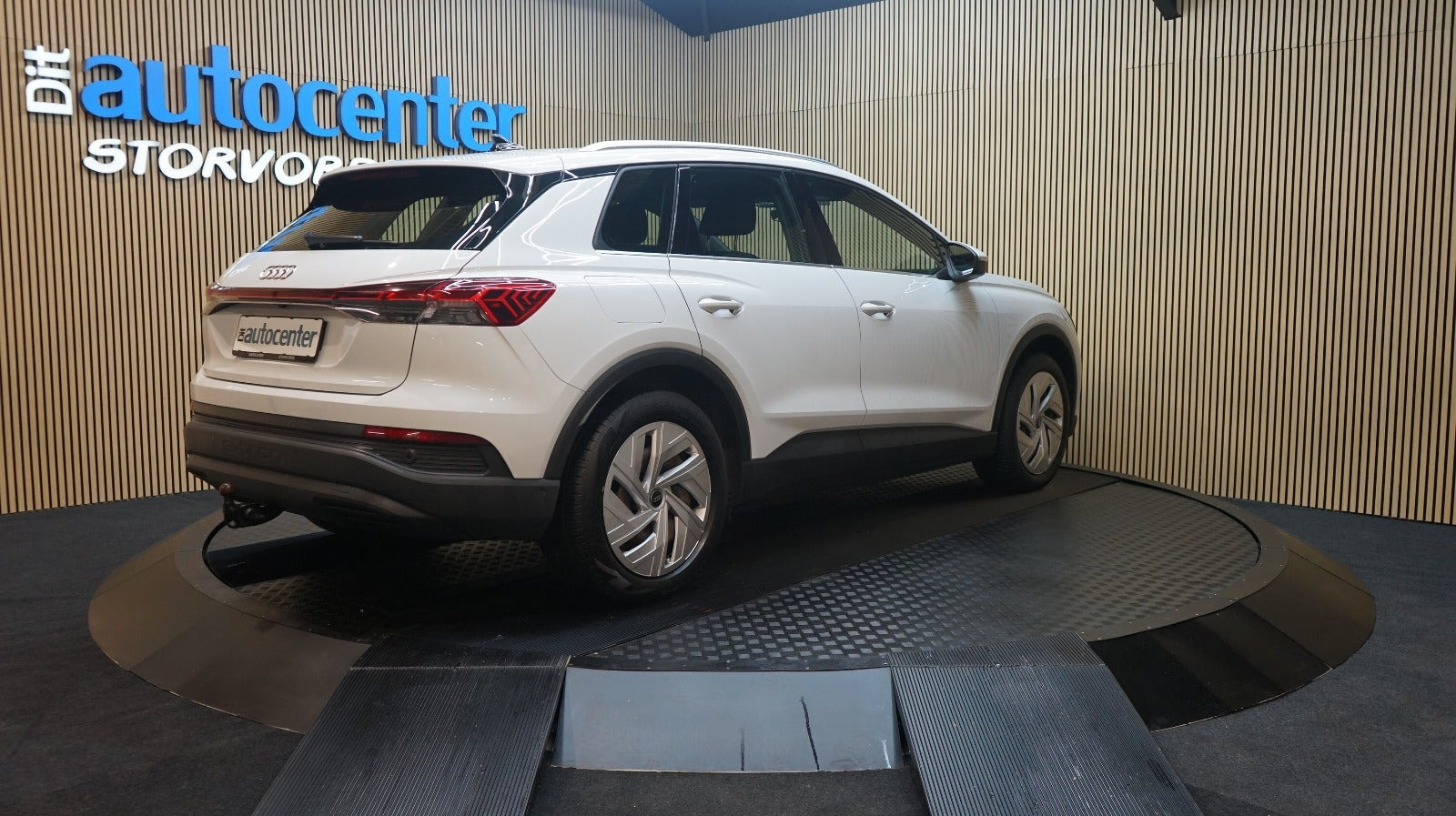 Hvid Audi Q4 e-tron fra 2023