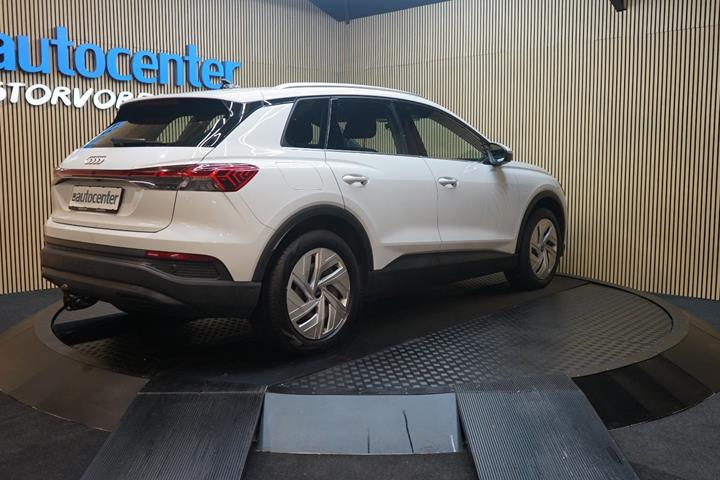Hvid Audi Q4 e-tron fra 2023