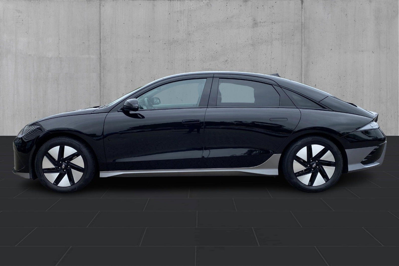 Sort Hyundai Ioniq 6 fra 2023