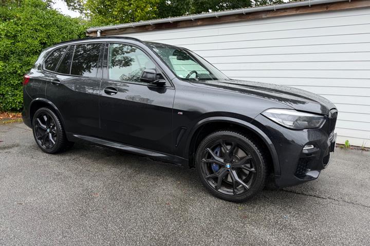 Sort BMW X5 fra 2019