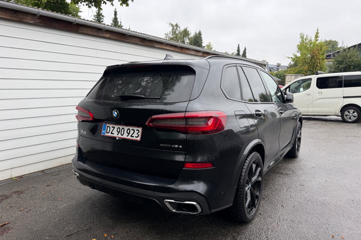 Sort BMW X5 fra 2019