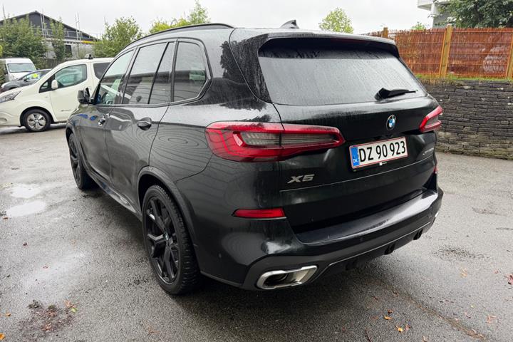 Sort BMW X5 fra 2019