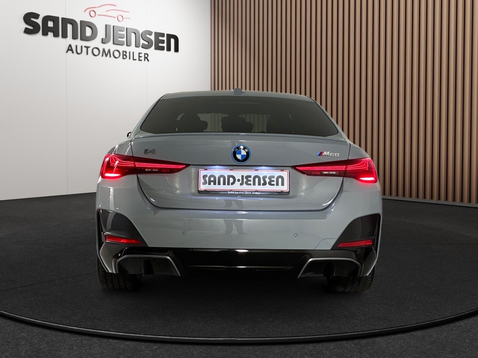 Grå BMW i4 fra 2026