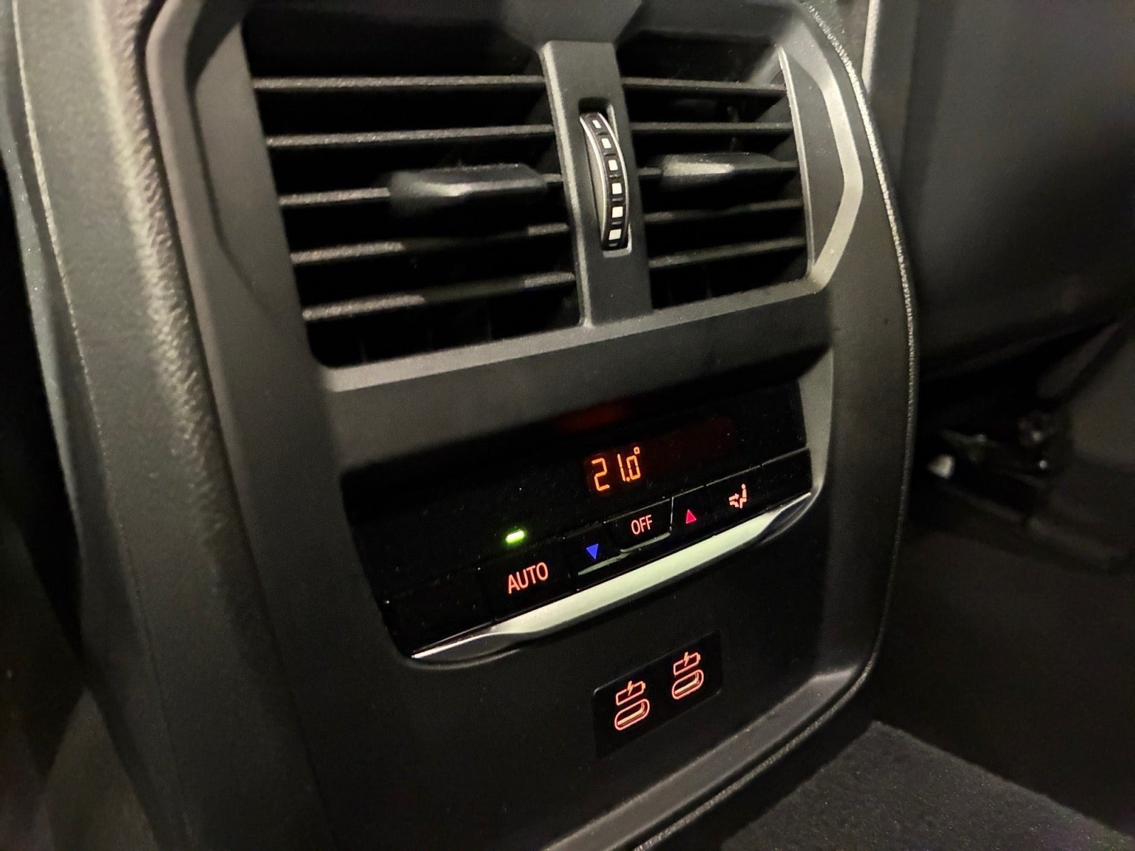 Grå BMW i4 fra 2026