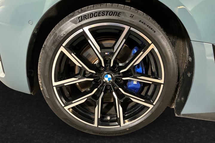 Grøn BMW i4 fra 2026