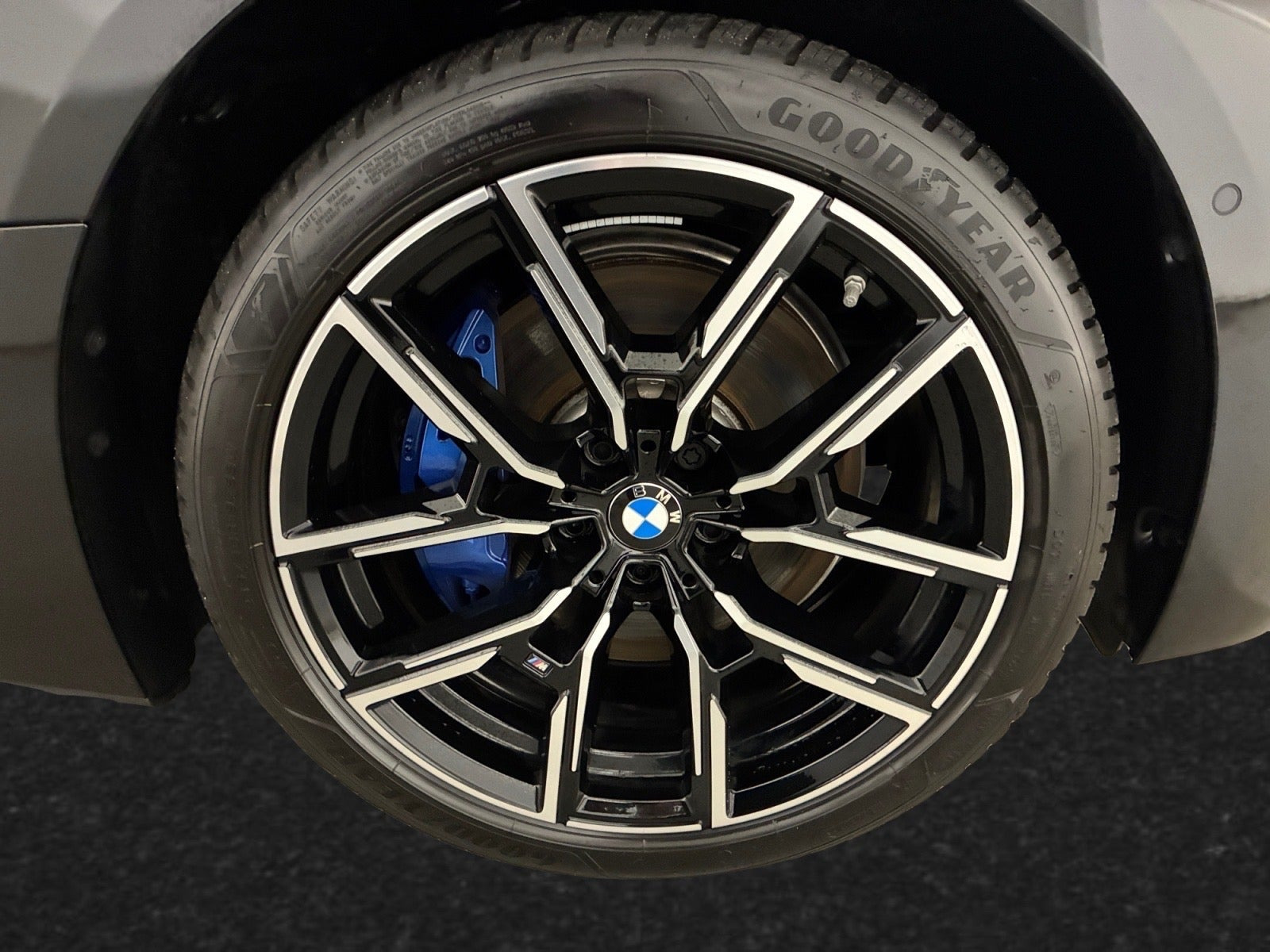 Sort BMW i4 fra 2026