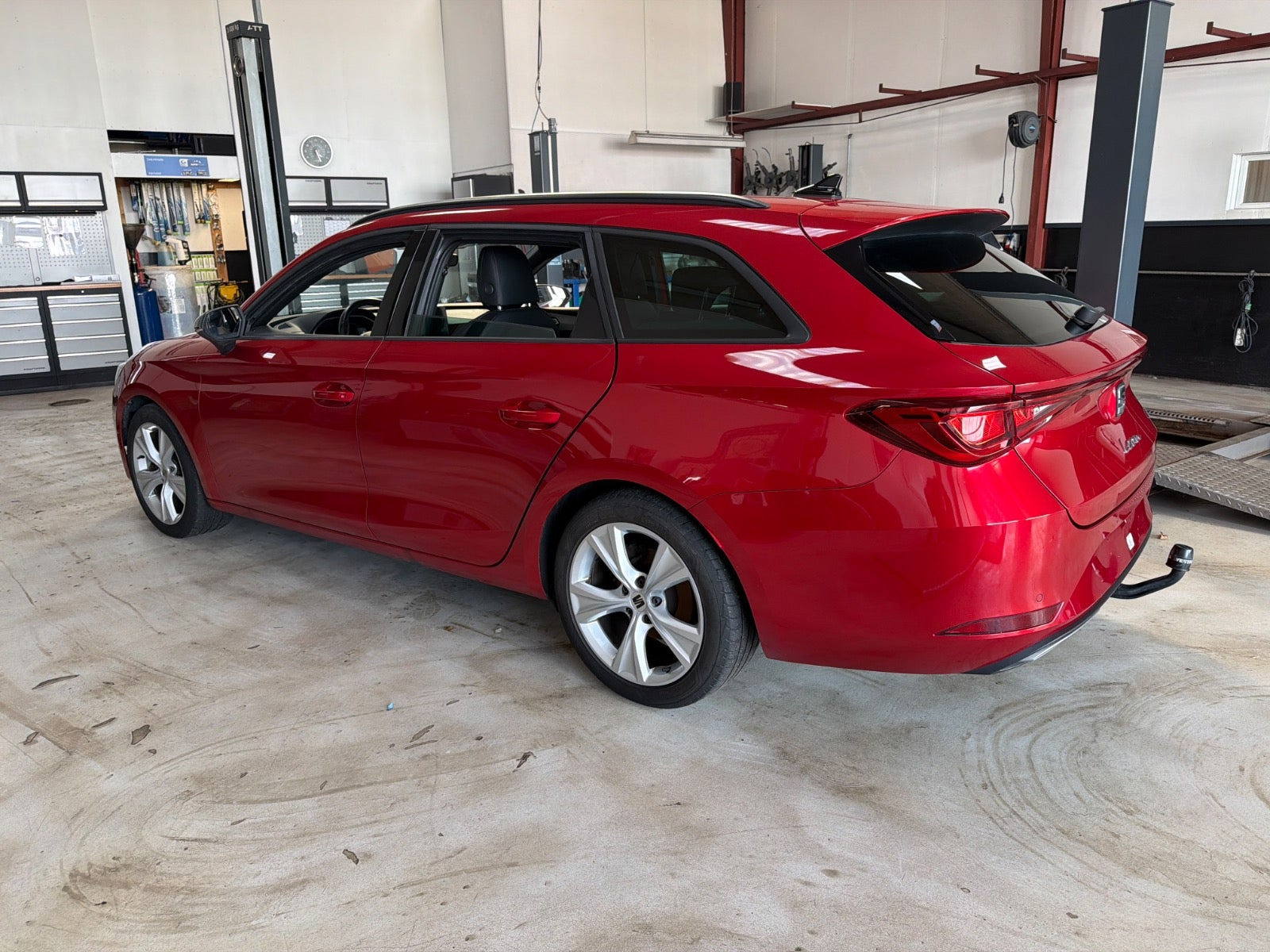 Rød Seat Leon fra 2020
