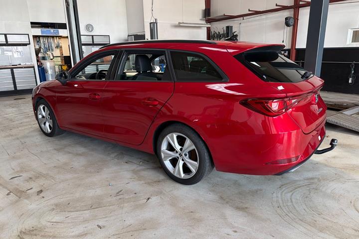 Rød Seat Leon fra 2020