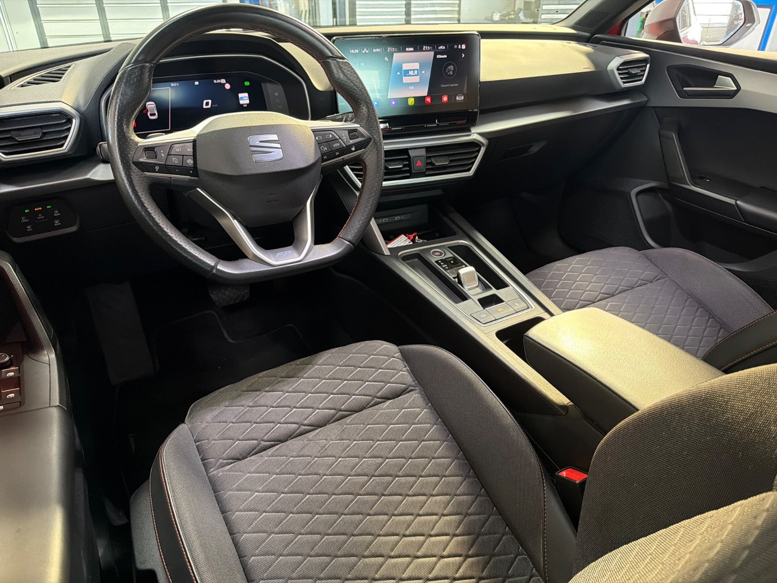 Rød Seat Leon fra 2020