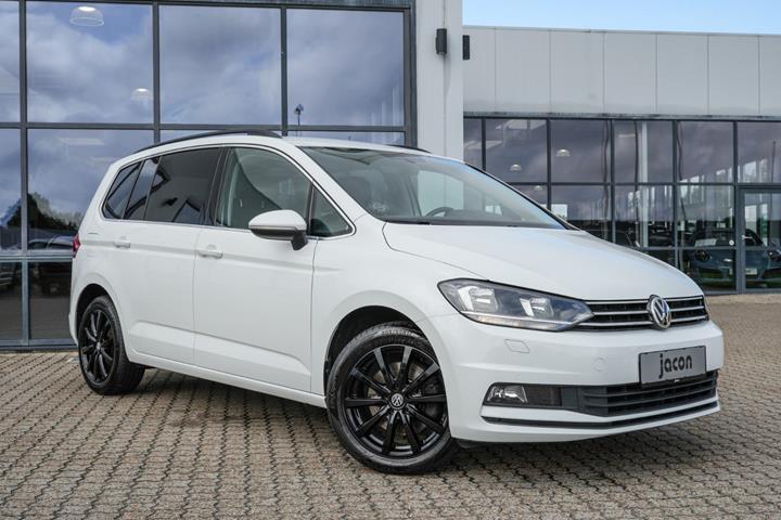 Hvid VW Touran fra 2020