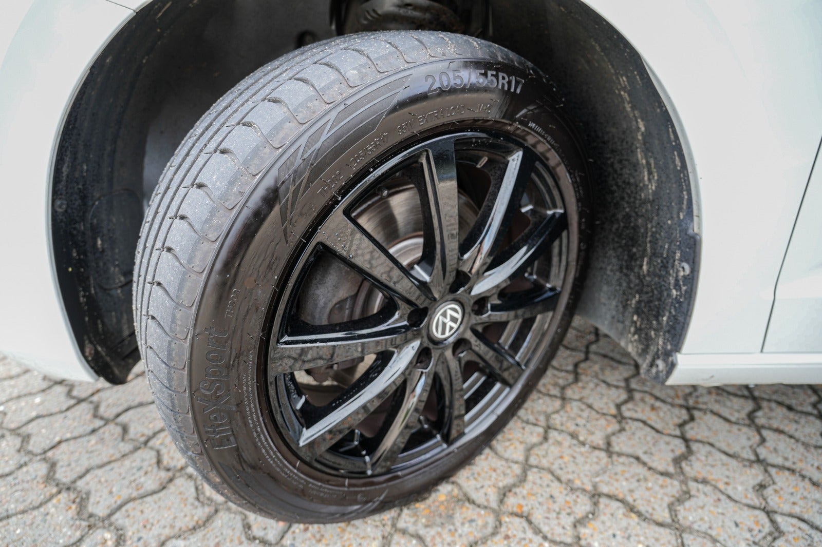 Hvid VW Touran fra 2020