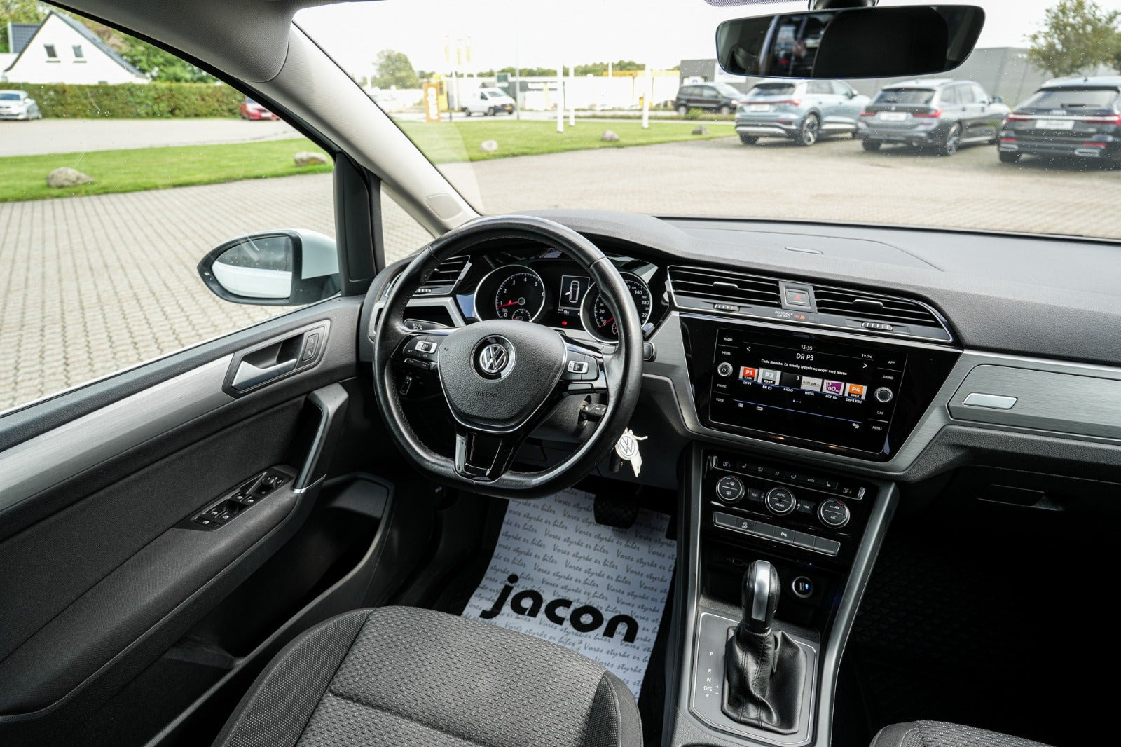 Hvid VW Touran fra 2020