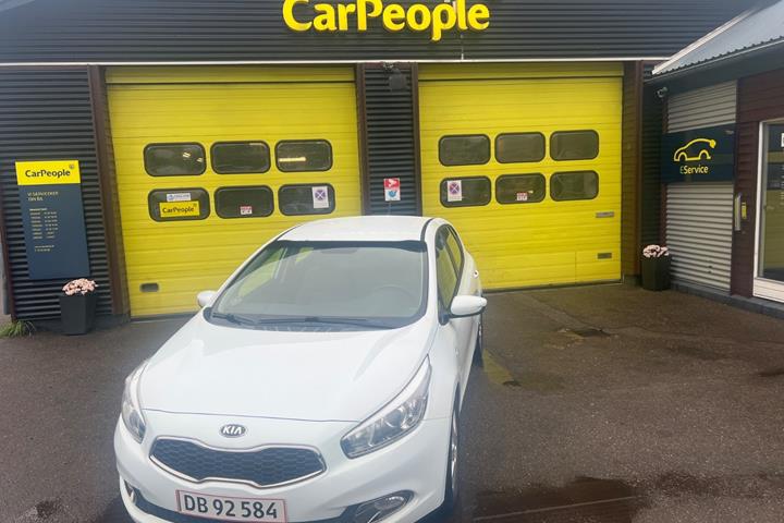 Hvid Kia Ceed fra 2014