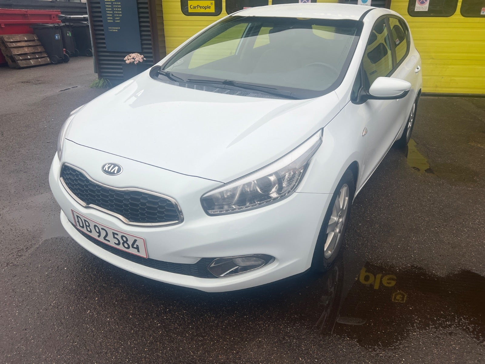 Hvid Kia Ceed fra 2014