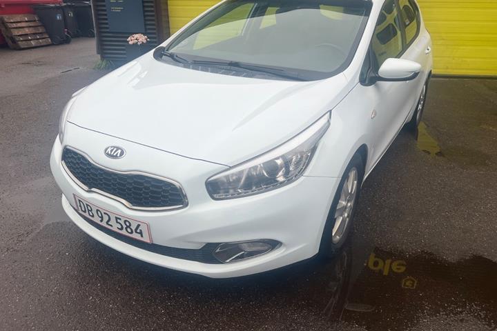 Hvid Kia Ceed fra 2014