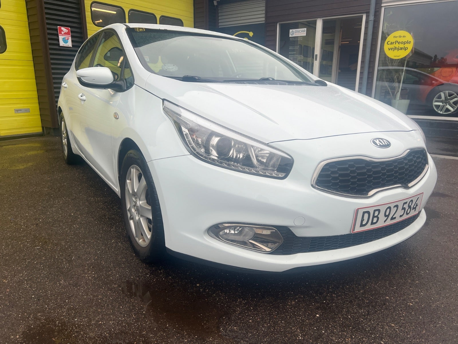 Hvid Kia Ceed fra 2014