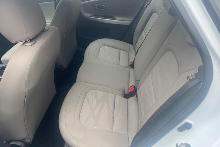 Hvid Kia Ceed fra 2014
