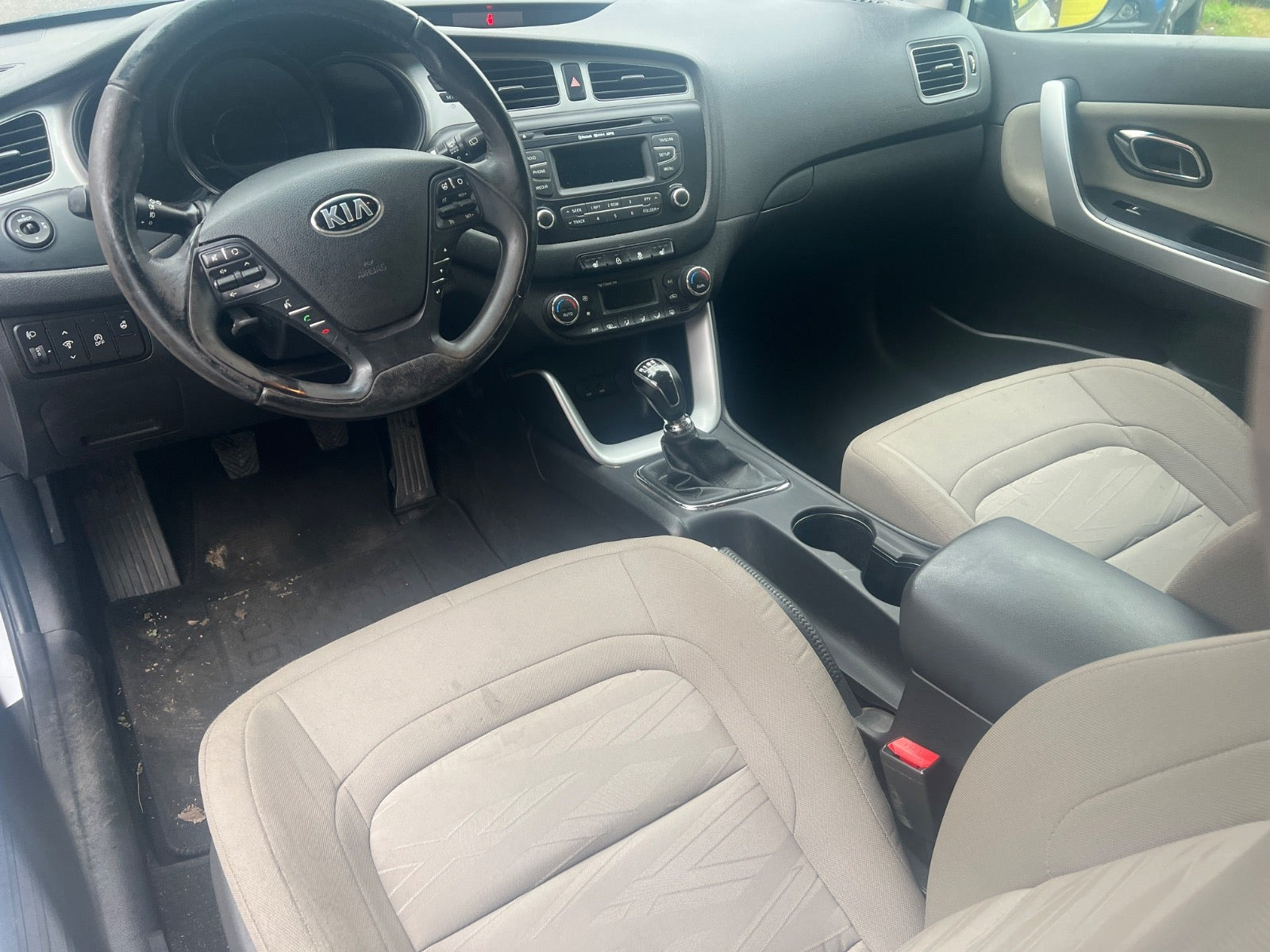 Hvid Kia Ceed fra 2014