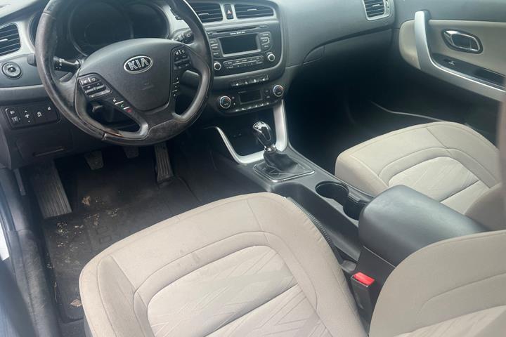 Hvid Kia Ceed fra 2014