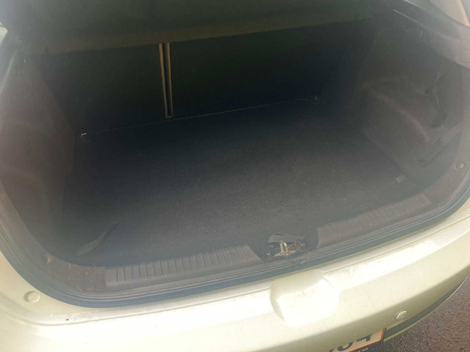 Hvid Kia Ceed fra 2014