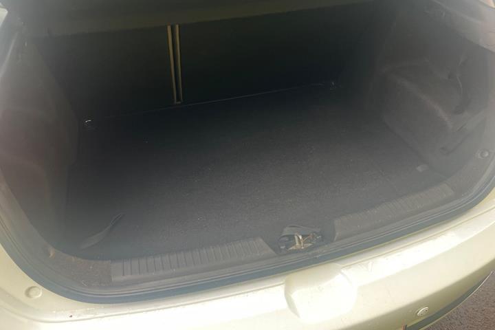 Hvid Kia Ceed fra 2014