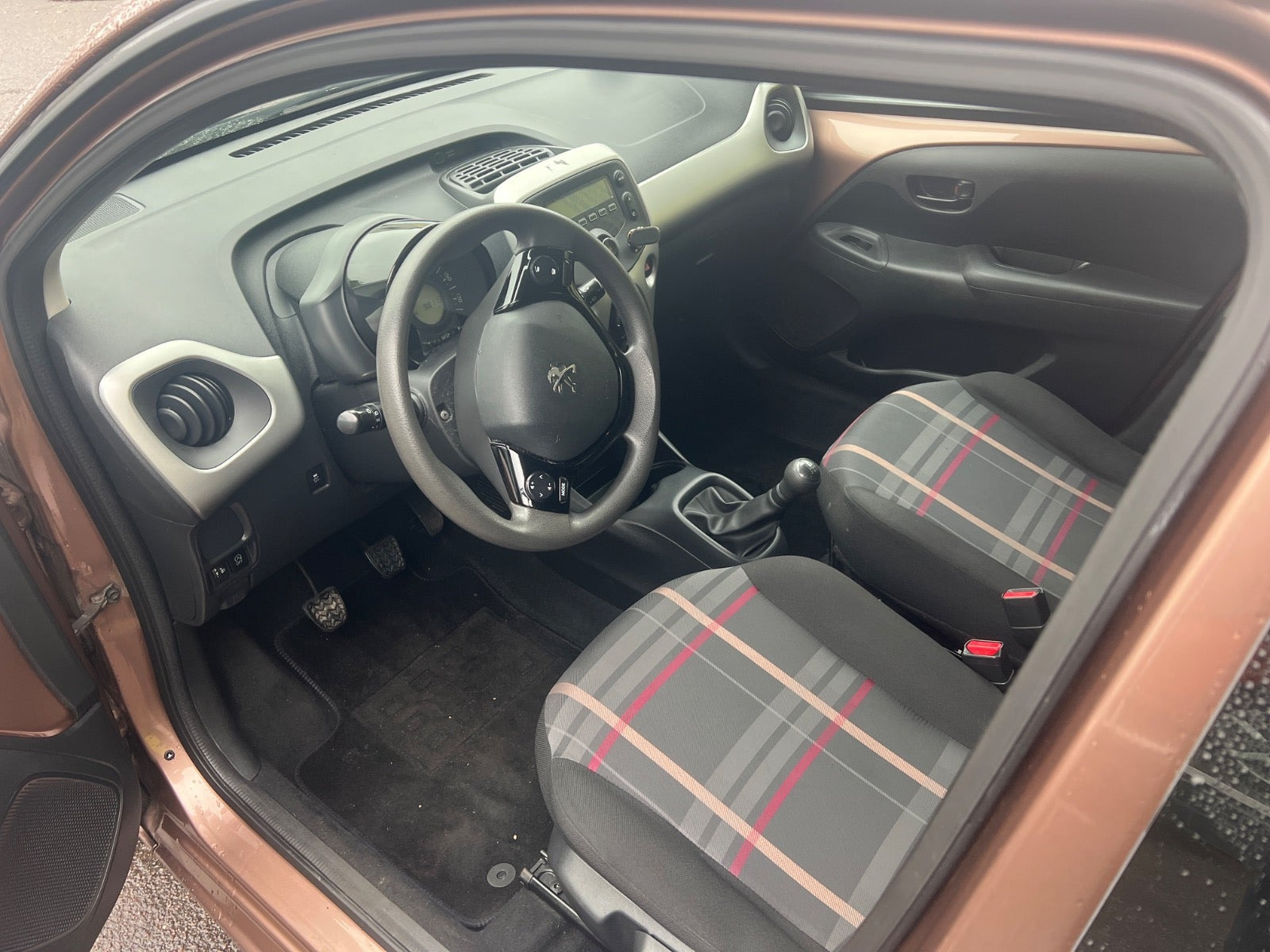 Bronze Peugeot 108 fra 2015