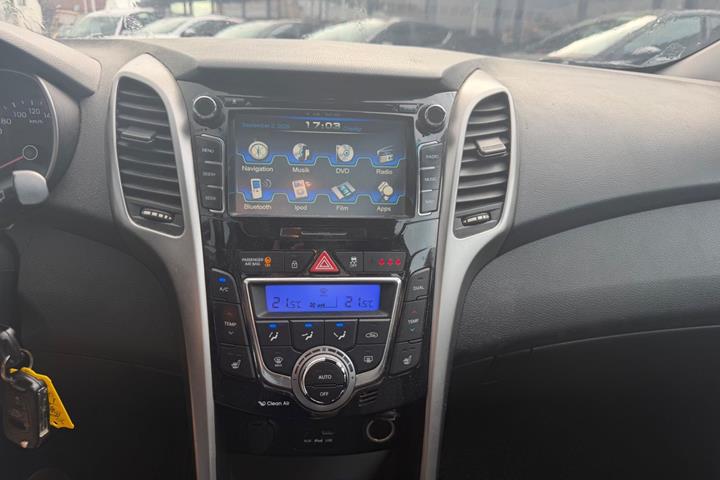 Sort Hyundai i30 fra 2013