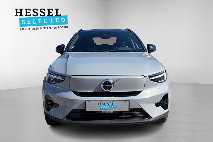 Grå Volvo EX40 fra 2025