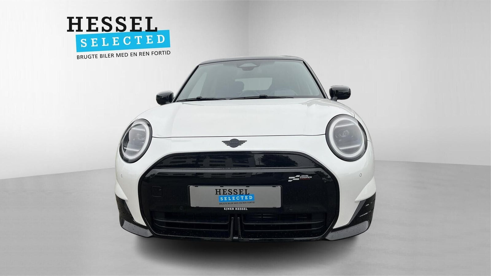 Hvid Mini Cooper E fra 2024