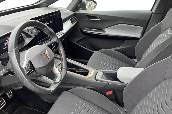 Grå Cupra Born fra 2023