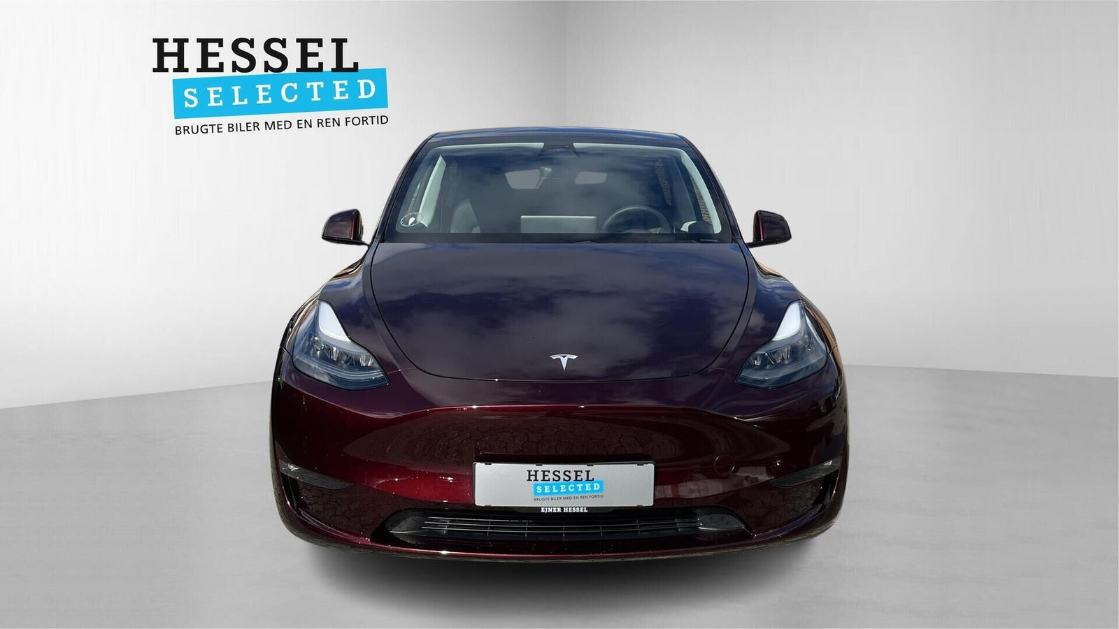 Rød Tesla Model Y fra 2023