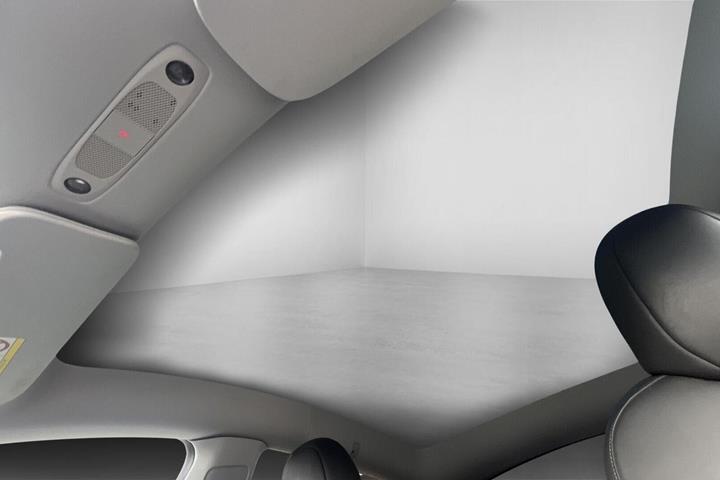 Rød Tesla Model Y fra 2023