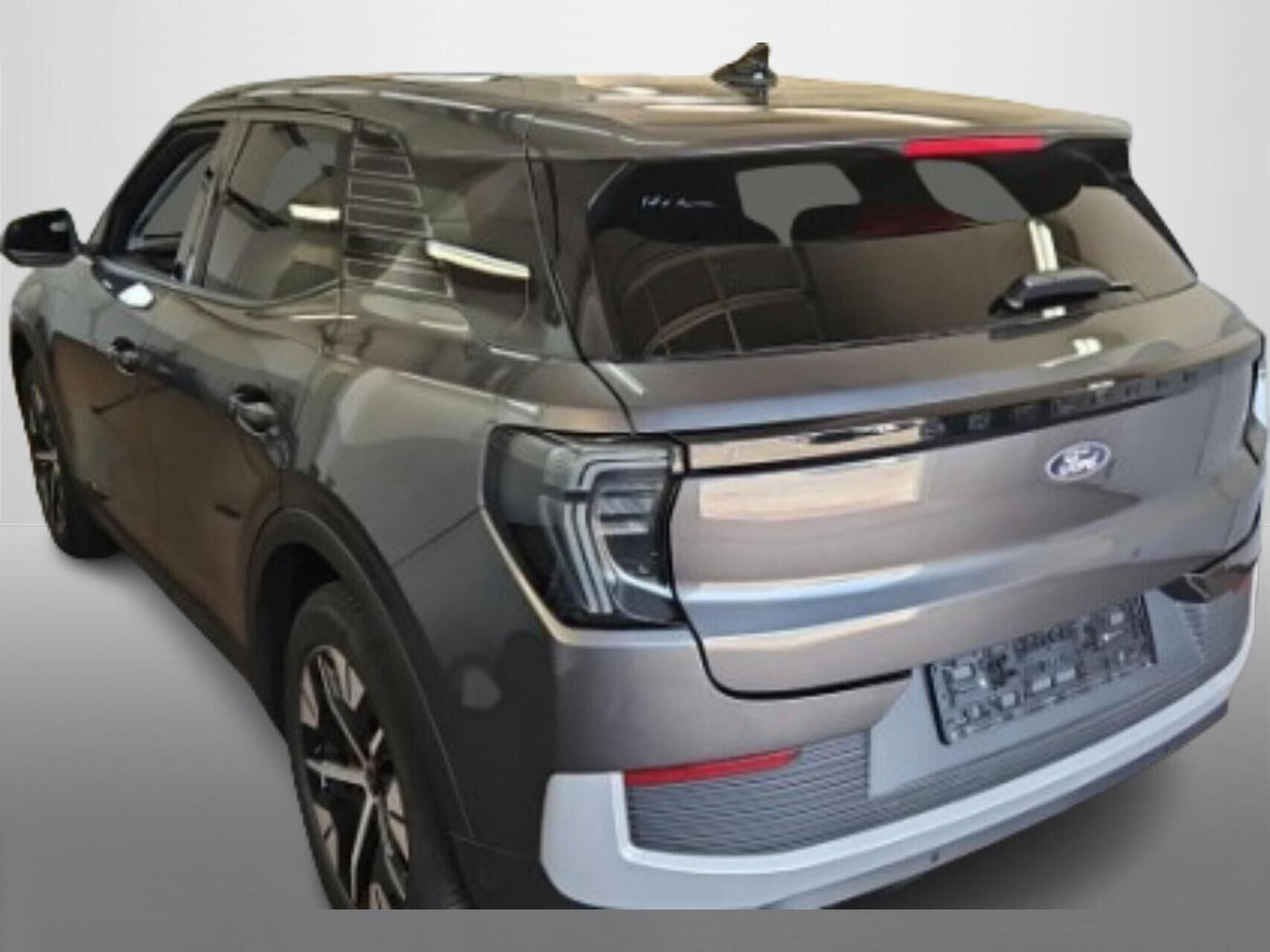 Grå Ford Explorer fra 2025