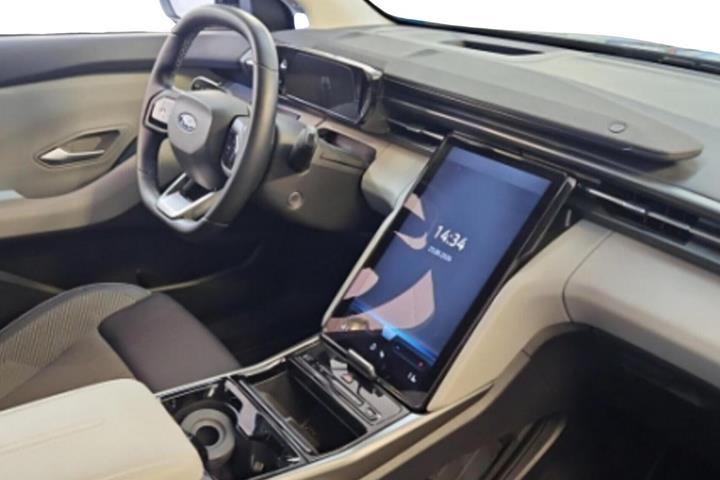 Grå Ford Explorer fra 2025