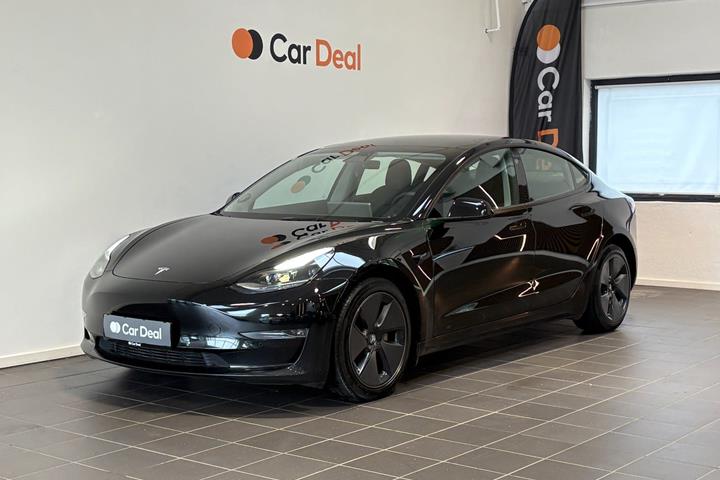 Sort Tesla Model 3 fra 2021