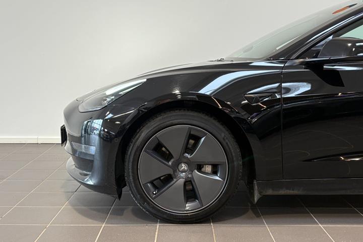 Sort Tesla Model 3 fra 2021