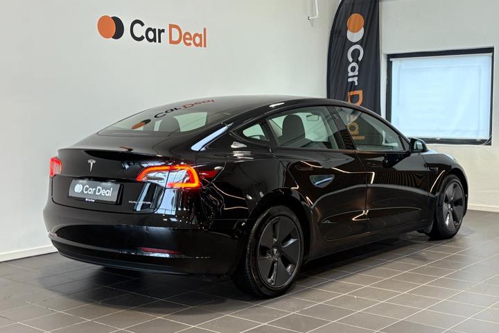 Sort Tesla Model 3 fra 2021