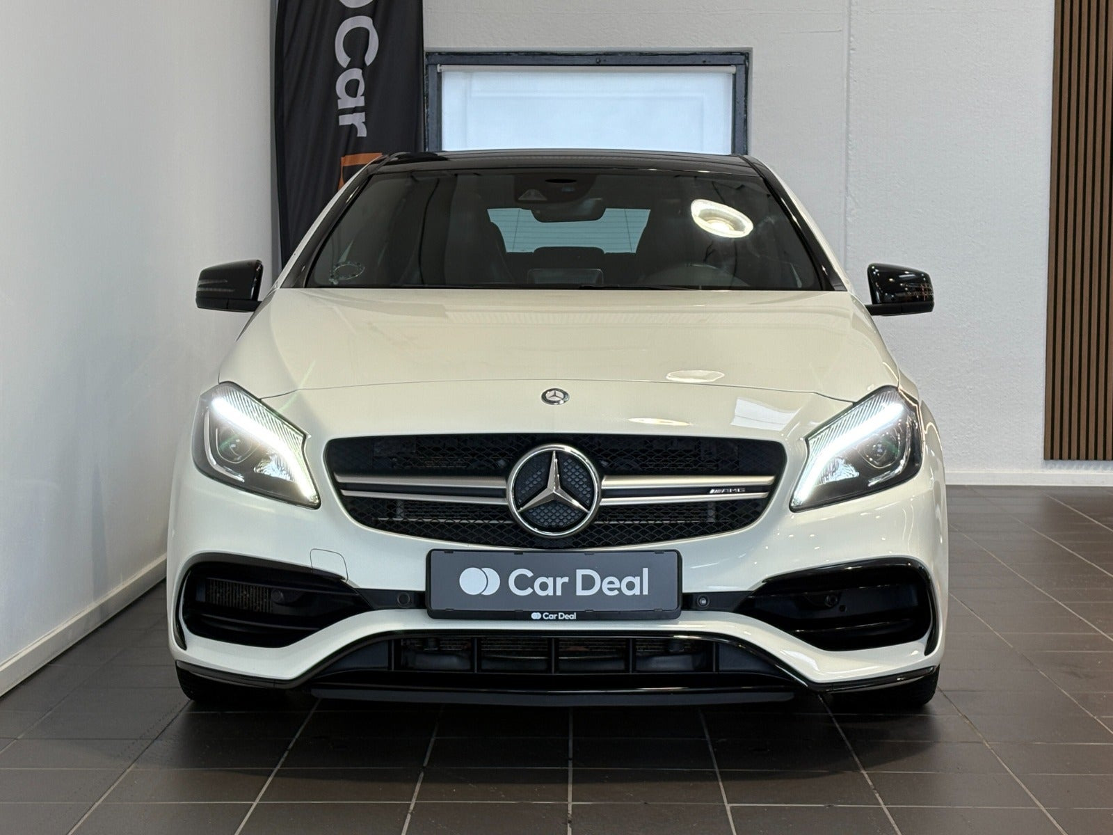 Hvid Mercedes A45 fra 2016