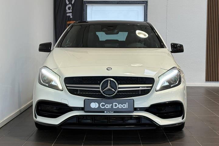 Hvid Mercedes A45 fra 2016