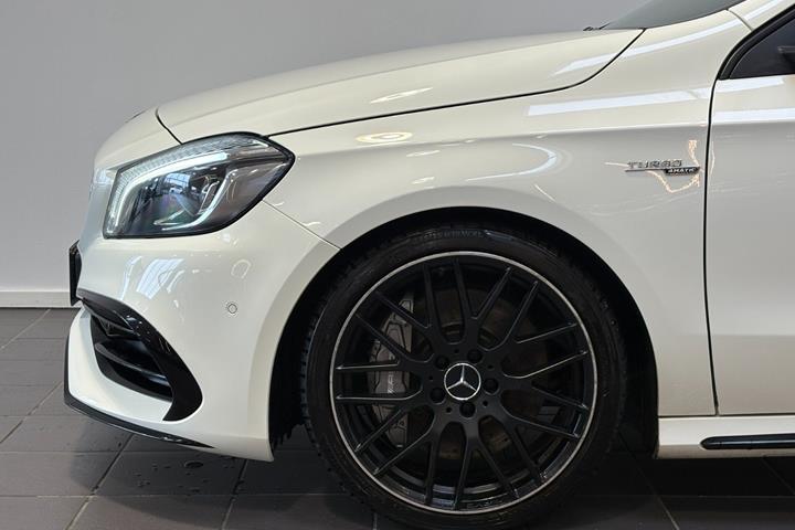 Hvid Mercedes A45 fra 2016