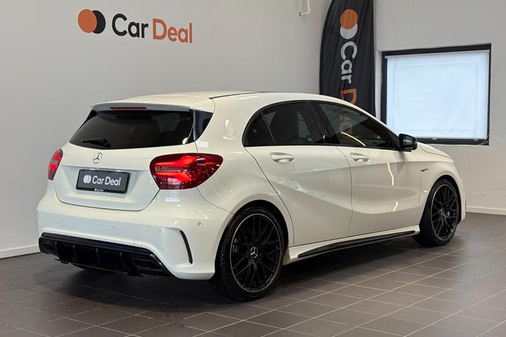 Hvid Mercedes A45 fra 2016