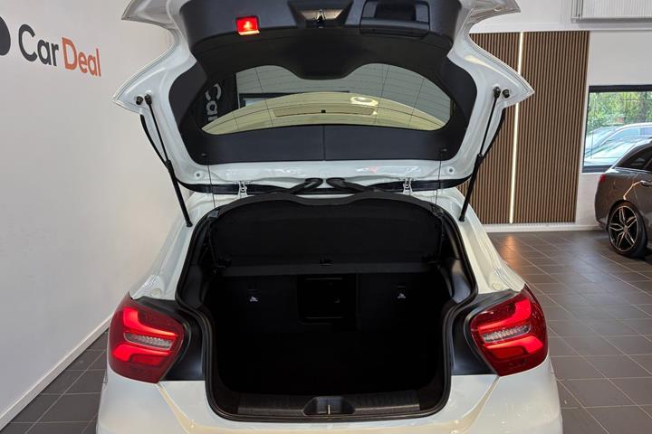 Hvid Mercedes A45 fra 2016