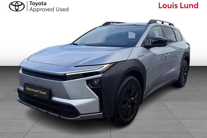 Sølv Toyota bZ4X Touring fra 2026 set udefra